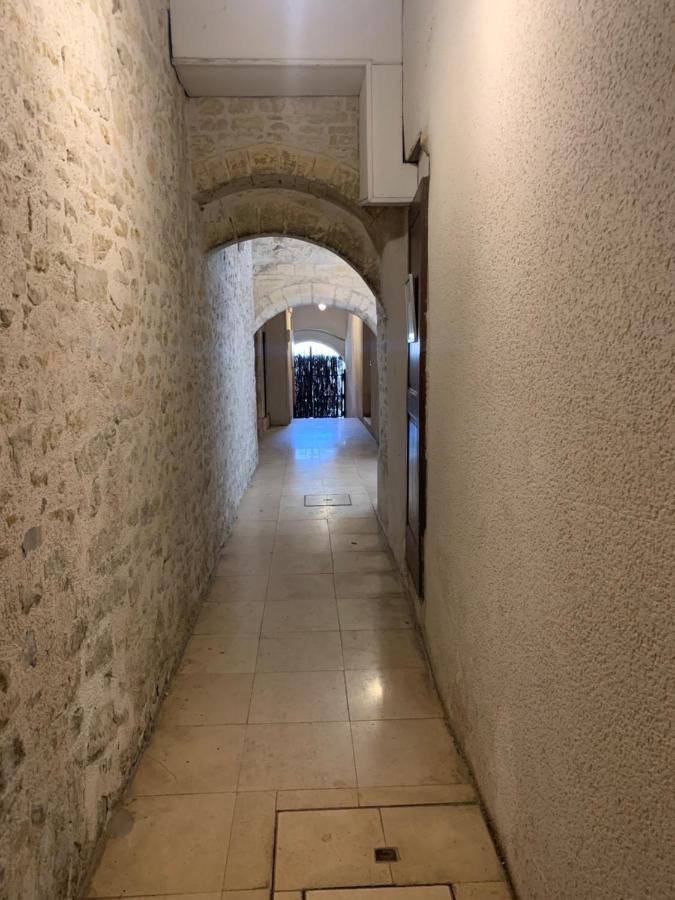 Charmant Appartement Renove Bayeux Bagian luar foto