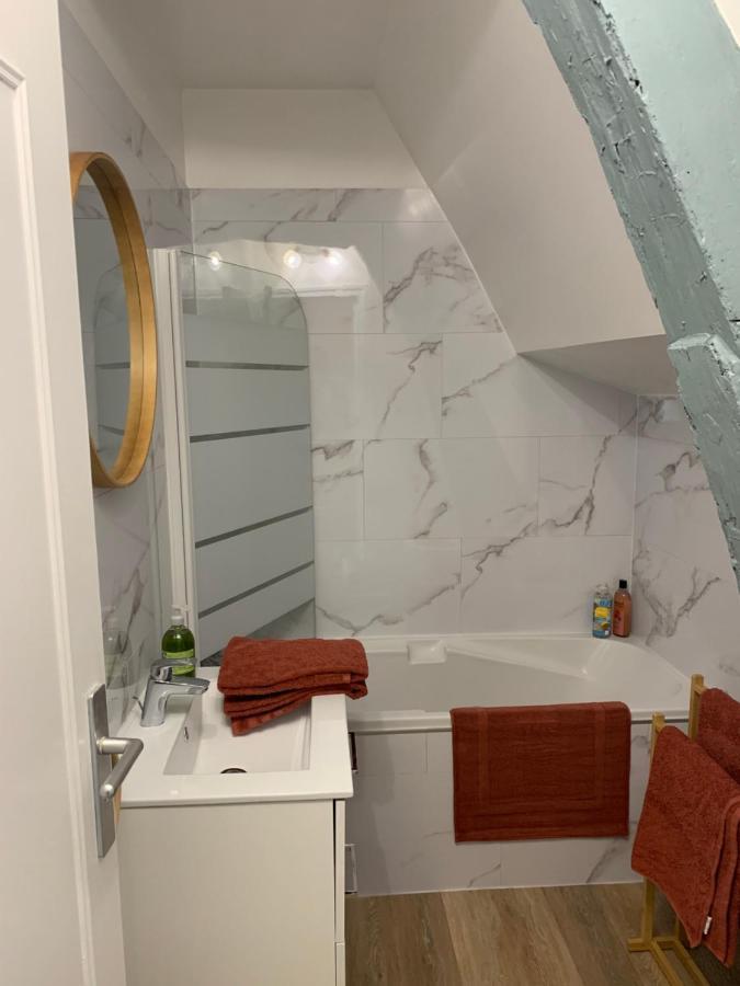 Charmant Appartement Renove Bayeux Bagian luar foto